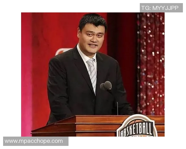 姚明运球进攻技巧解析:如何在比赛中发挥身高优势与灵活性 姚明运球进攻技巧解析:如何在比赛中发挥身高优势与灵活性