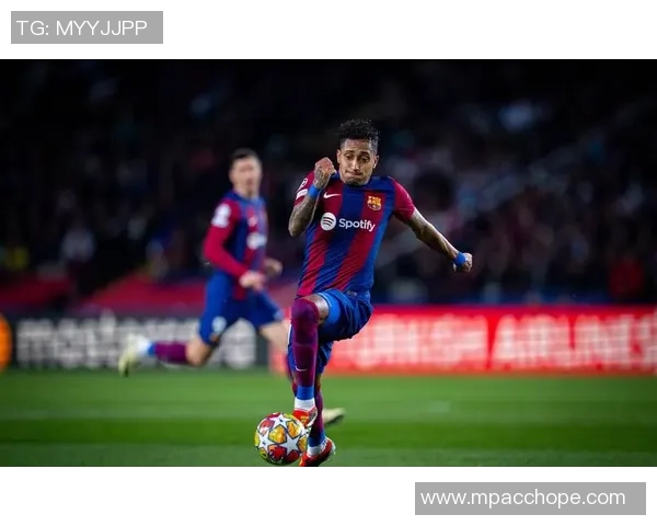 欧冠激战：那不勒斯逆转巴萨6-2全场沸腾数据解析精彩纷呈