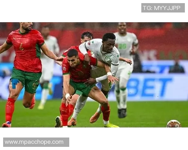 世界杯焦点战那不勒斯逆转本菲卡争议判罚引发全场热议