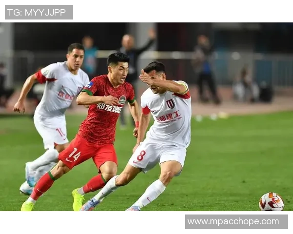 中超激战那不勒斯大胜里昂四球狂潮引发全场热烈反响