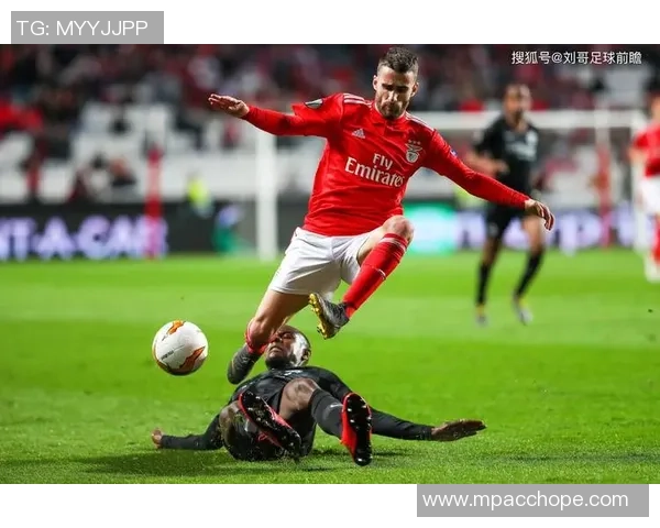 中超精彩对决本菲卡逆转拜仁点球大战引发全场狂欢战术分析揭秘 中超精彩对决本菲卡逆转拜仁点球大战引发全场狂欢战术分析揭秘