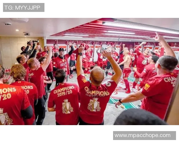 AC米兰狂胜阿森纳5-1帽子戏法点燃世界杯激情瞬间