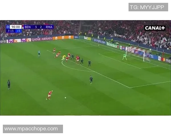 欧冠激战:拜仁逆转本菲卡补时绝杀引发全场狂欢与转会传闻 欧冠激战:拜仁逆转本菲卡补时绝杀引发全场狂欢与转会传闻