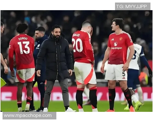 曼联友谊赛大胜曼城四球横扫全场引发热烈讨论与焦点分析