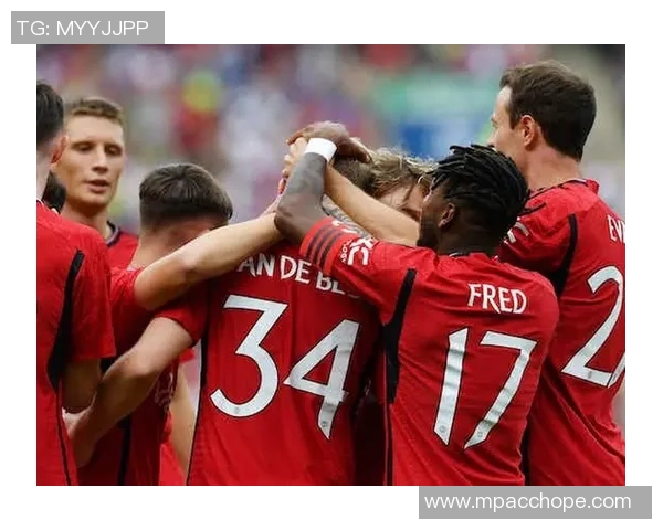 中超精彩对决里昂与曼联战成平局绝杀瞬间引发全场狂欢战术分析回顾