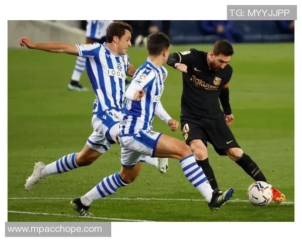 英超精彩对决本菲卡3-0击败拜仁帽子戏法引发全场狂欢