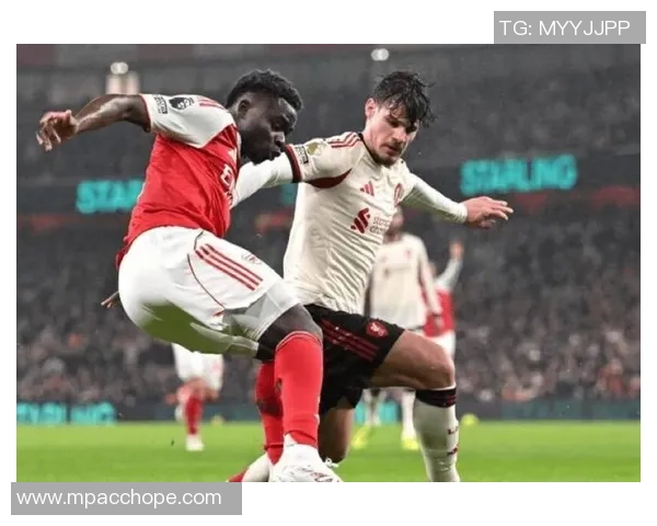 阿森纳友谊赛大胜尤文图斯争议判罚引发全场热议 阿森纳友谊赛大胜尤文图斯争议判罚引发全场热议